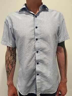 🖤 BC Collection | Size M | Short Sleeve Button-Down Shirt Light Blue/Navy Print